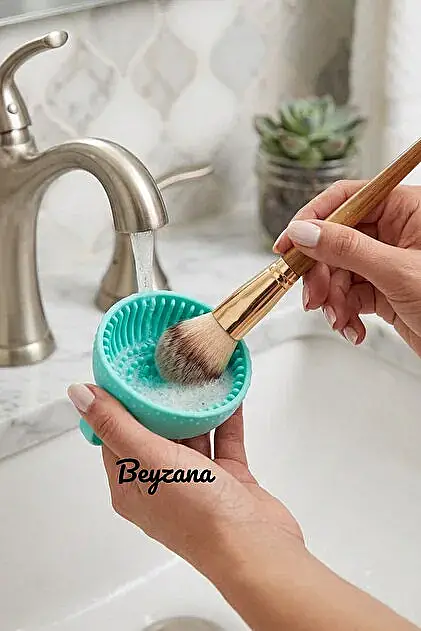 Beyzana Makyaj Fırçası Temizleme Kabı - 1